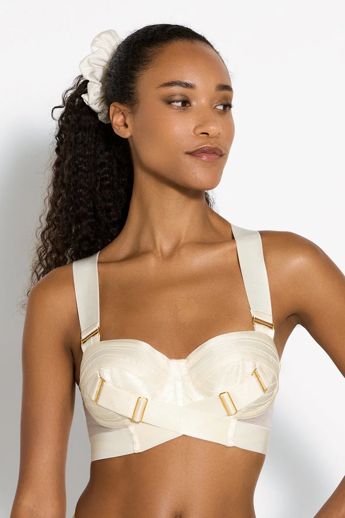 Sculpted Bond - Cream