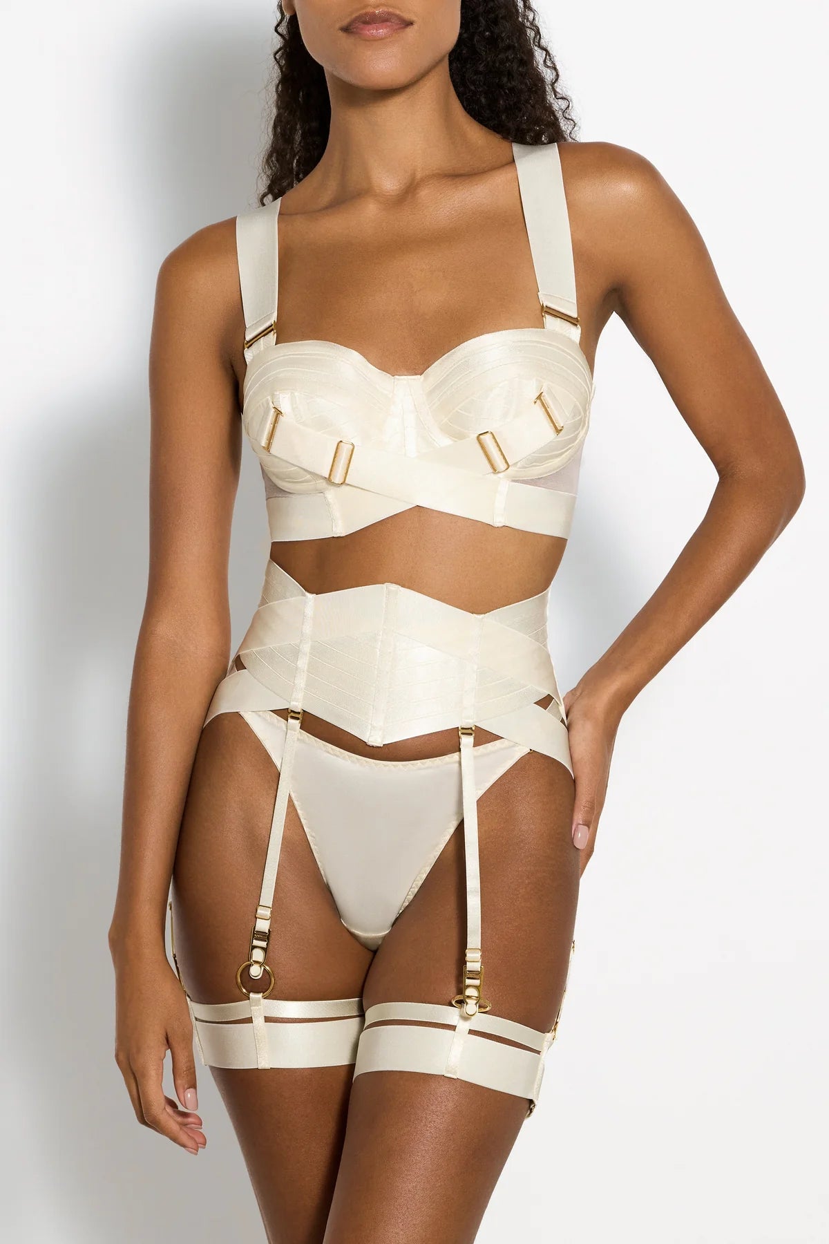 Sculpted Bond - Cream